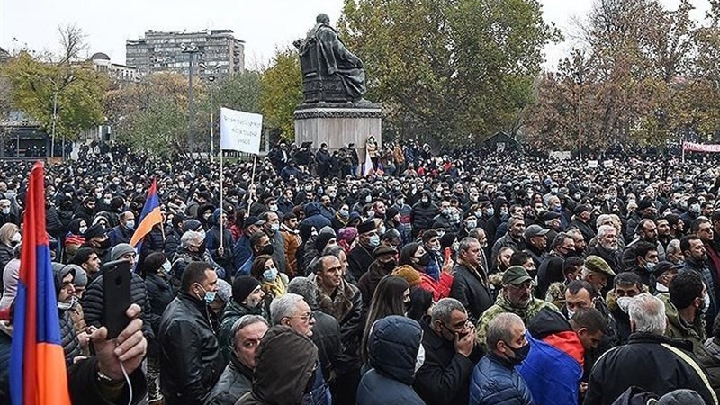 Građani Armenije premijeru dali rok za ostavku do utorka