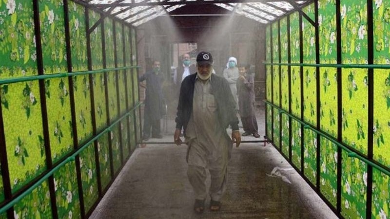 پاکستان میں بڑھتے کورونا کیسز، یومیہ تعداد تین ہزار سے زائد ہوئی