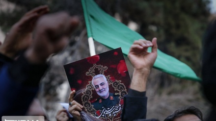 قورسایی ھەڵگرەکان میدالیاکانی خۆیانیان پێشکەشی شەھید« سەردار سولەیمانی» کرد