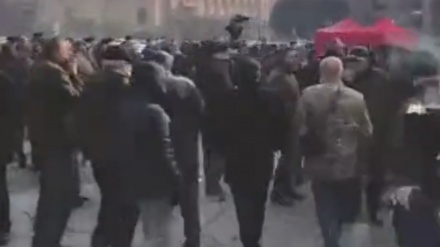 آرمینیا کی پارلیمنٹ کے سامنے عوام کا احتجاج+ ویڈیو