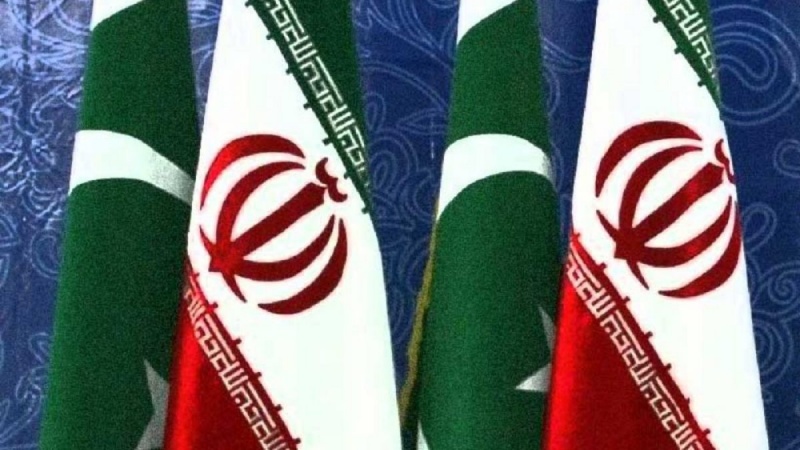 ایران و پاکستان اقتصاد سمیت مختلف شعبوں میں ایک ساتھ آگے بڑھنے کے لئے پر عزم