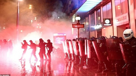 حکومتی فیصلوں کے خلاف فرانس میں وسیع مظاہرے