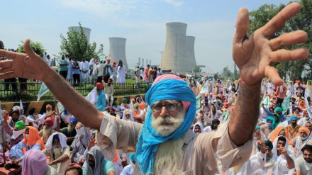 وزیر اعظم مودی کی تقریر بے اثر، کسان دھرنا بدستور جاری