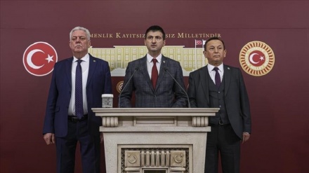 3 parlementerên CHPê li Parlimana Tirkiyê dest ji kar kişandin