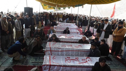 Pakistanski Hazara muslimani protestuju, odbijaju ukopati ubijene