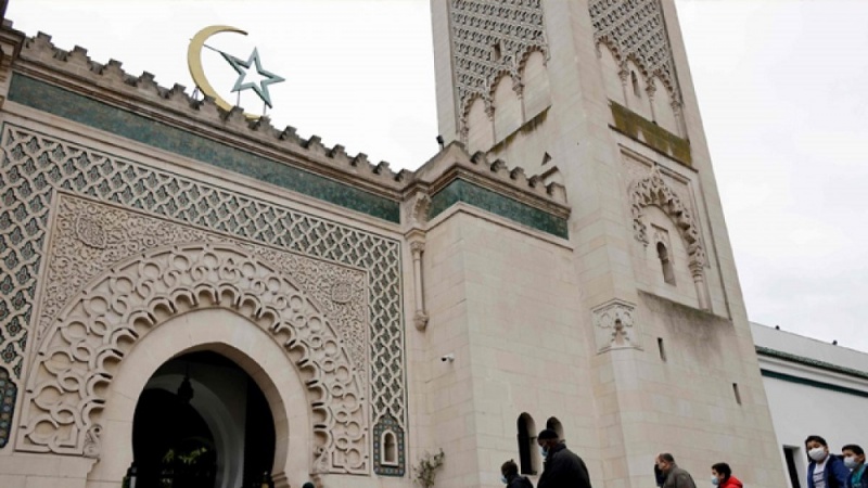 Francuska: Na zidovima tri džamije ispisani krstovi i antiislamske poruke