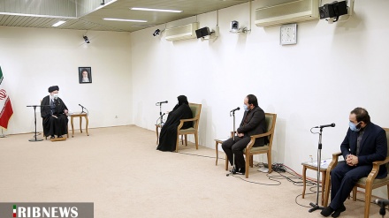 شہید محسن فخری زادے کے اہل خانہ کی رہبر انقلاب اسلامی سے ملاقات+ تصاویر