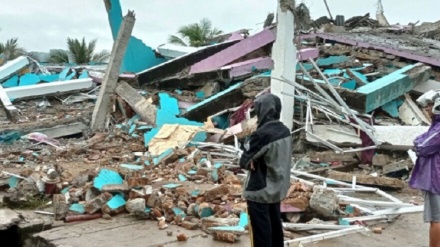 Li Endonezyayê erd hejiya: Herî kêm 34 kes mirin