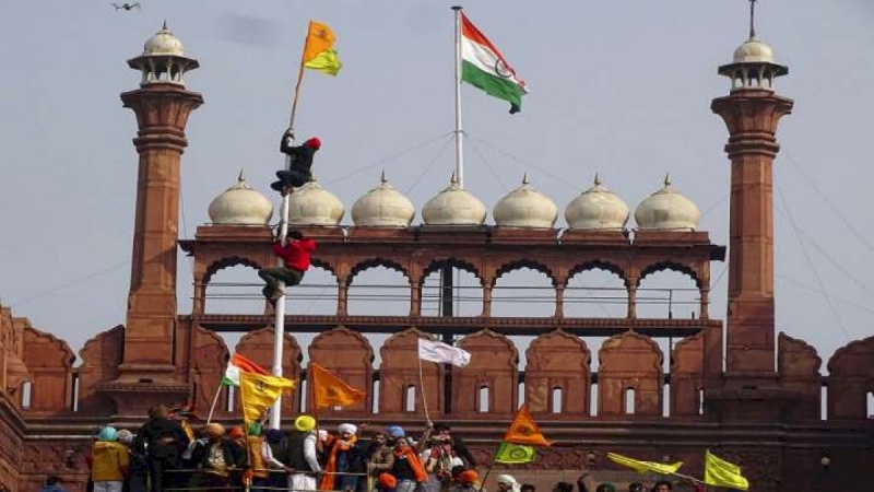 ہندوستان، کسان رہنما نے لال قلعہ پر جھنڈا لہرانے کی تحقیقات کا مطالبہ کیا