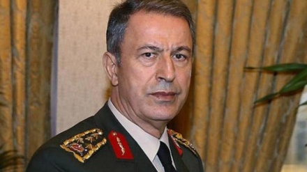 Hulusi Akar Türkiyə-Rusiya Birgə Mərkəzində xidmət edən generala tapşırıqlarını verib