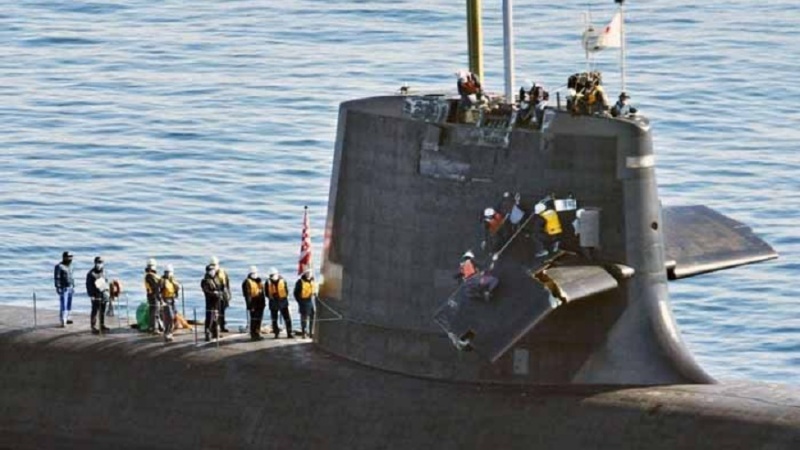 جاپان، آبدوز کارگو جہاز سے ٹکرا گئی