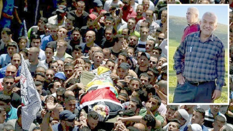 بلال غرب اردن میں گاڑی سے کچل کر شہید کئے جانے والے فلسطینی کی تدفین، چھوٹی تصویر بلال شحادہ کی ہے۔