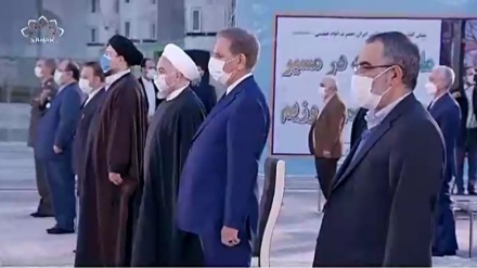 صدر اور کابینہ کے ارکان کی امام خمینی کے حرم میں حاضری