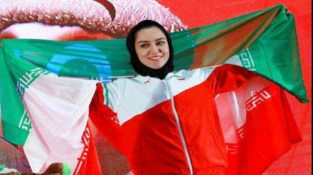 İranlı qadın atlet Serbiyanın qapalı yarışlarında ikinci olub