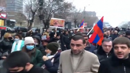 Ermənistanda Paşinyanın istefası tələbi ilə mitinq keçirilib