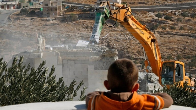 صہیونی دہشتگردوں نے فلسطینی قیدی کا مکان مسمار کر دیا