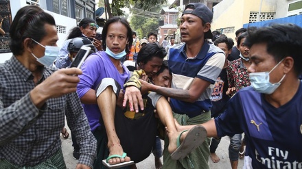 میانمار میں بغاوت کے حامیوں اور مخالفین میں جھڑپیں