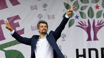 Ji ber ku got 'Demîrtaşê Delal', daxwaza betalkirina parêzbendiya Garo Paylan tê kirin