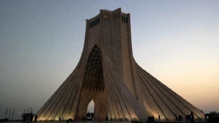 ایران میں آزادی ٹاور کی لائٹیں ایک گھنٹہ کے لیے بند کردی گئیں