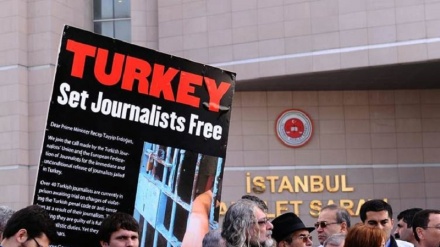 IFJ: Tirkiye mezintirîn `girtîgeha rojnamevanan` a cîhanê ye 