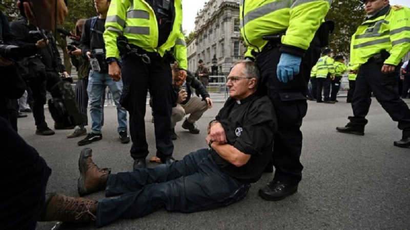 برطانوی پولیس کو مظاہرین کی سرکوبی کا اختیار 