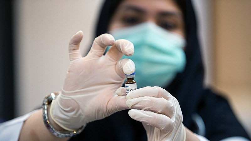 Volonteri primili intranazalni sprej vakcine protiv koronavirusa