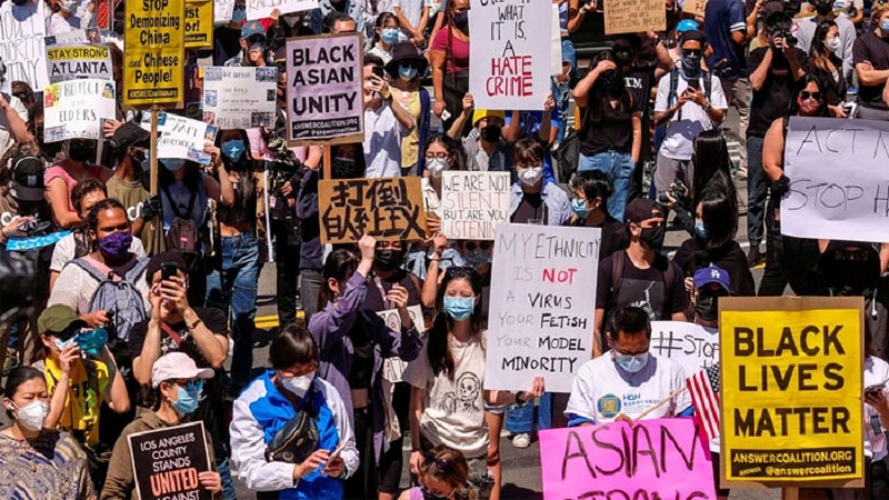 امریکہ کے مختلف شہروں میں نسلی بنیاد پر تشدد کے خلاف مظاہرے