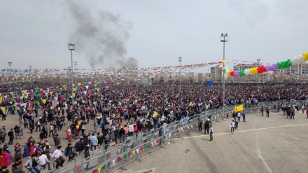 Cejna Newrozê îsal jî li bajarên kurdan ên Tirkiyê bi coşeke mezin hat pîrozkirin