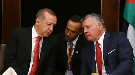 Erdogan bi Şahê Urdinê re telefonî axivt piştgiriya xwe jê ragihand 