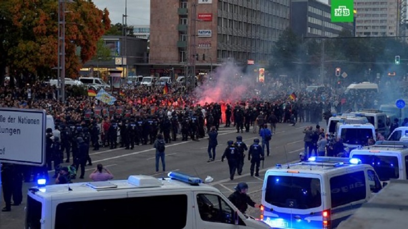 Berlində kütləvi aksiyalar: 29 polis yaralandı