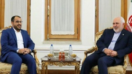 ایران کے وزیر خارجہ کی عمان میں یمنی وفد کے سربراہ سے اہم ملاقات 
