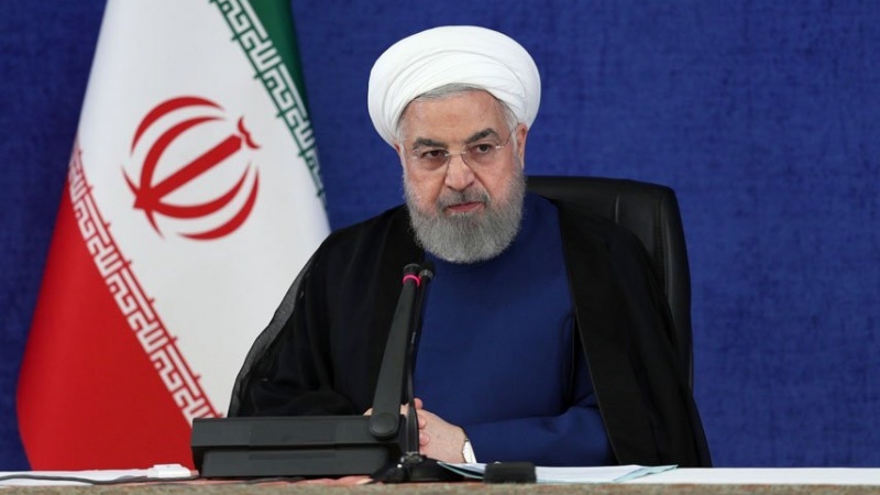 Ruhani: Sanksiya və təzyiq, İran xalqını dayandıra bilməz