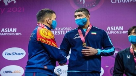 İranlı güləşçi Asiya çempionatının qızıl medalını alıb