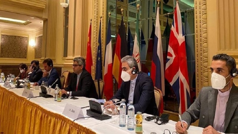 ایران اور چار جمع ایک کے درمیان مذاکرات جاری 