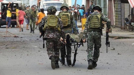 فلپائن میں خودکش بمبار ساتھیوں  سمیت ہلاک 