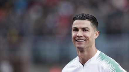 Ronaldo bu dəfə formasını yerə atdı+Video