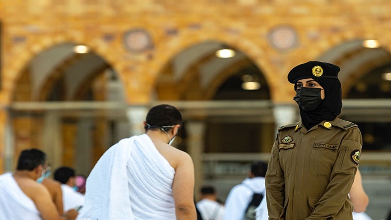 مسجد الحرام میں خواتین سیکورٹی اہلکاروں کی تعیناتی پر رد عمل