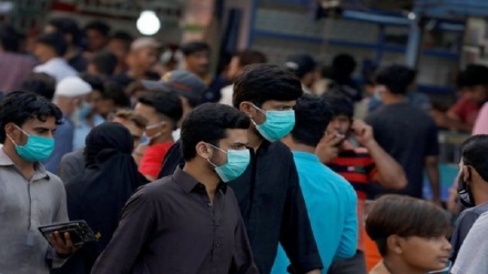 پاکستان کورونا کی دوسری لہر کی پیک سے گزر گیا