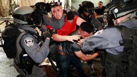  صیہونی فوجیوں کی دہشت گردی، 14فلسطینیوں کو اغوا کرلیا   