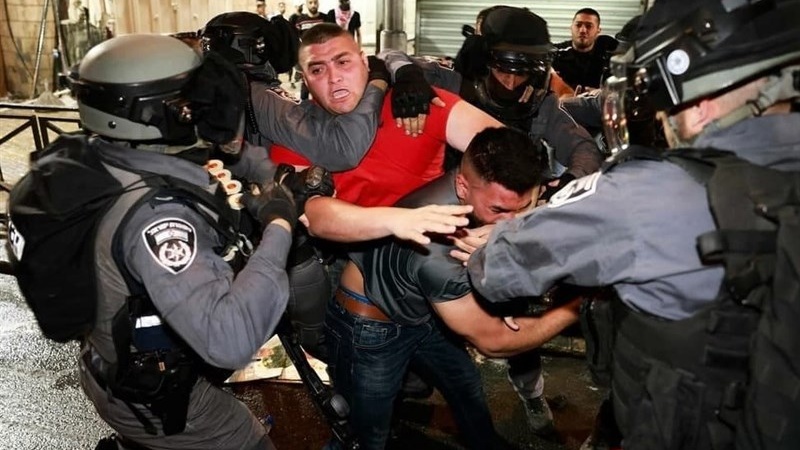  صیہونی فوجیوں کی دہشت گردی، 14فلسطینیوں کو اغوا کرلیا   