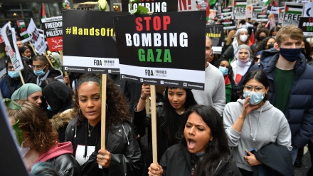 کملا ہیرس اور رشی سونک  کے ہاتھ خون میں رنگے ہیں: لندن کے مظاہرین