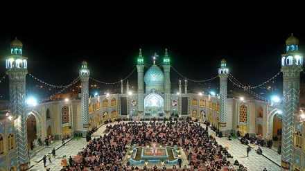 İslami İranda qədr gecəsi və şiələrin birinci imamının şəhadəti gecəsi mərasimləri keçirilib