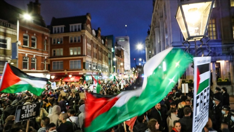 100 000 protestovalo ispred izraelske ambasade u Londonu