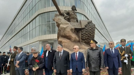 Azərbaycanda milli qəhrəmanların adlarının əbədiləşdirilməsi tələb olunur