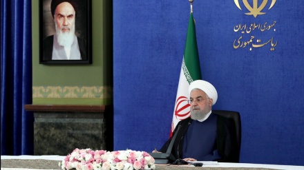پندرہ خرداد، افکارِ خمینی کے سامنے امریکہ کی شکست کا دن ہے: صدر روحانی