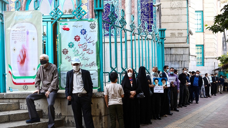Beşdariya gelê Tehranê di hilbijartinan de bi berçavgirtina protokolên tenduristiyê