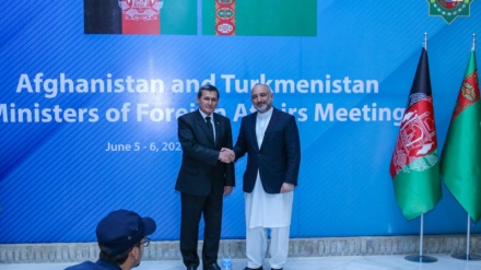 افغانستان میں پاکستان کے تعاون کے بنا قیام امن ممکن نہیں: افغان وزیر