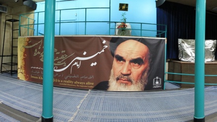 Bu gün İran İslam Respublikasının banisi Həzrət İmam Xomeyninin(r.ə) vəfatından 32 il ötür