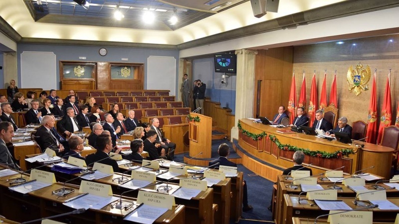 Mali i Zi, përshkallëzohet kriza qeveritare për shkak të Srebrenicës