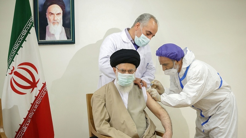 Lider Islamske revolucije primio prvu dozu iranske vakcine protiv koronavirusa